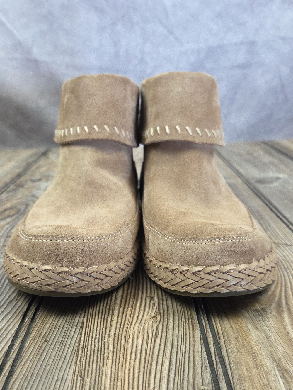 UGG Varney Suede Moccasin Ankle Boots Boho Zip Back Tan Womens Size 8 - Picture 2 of 9